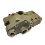 Víko hydrauliky,rozteč šroubu podélně 370mm a v šířce205mm od středu na střed.
